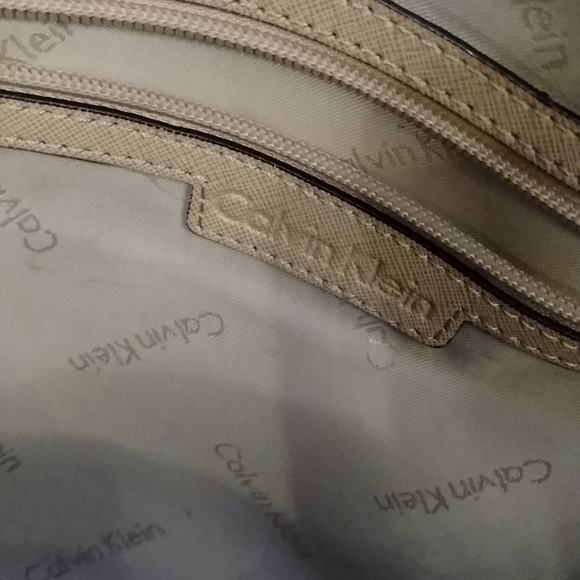 Calvin Klein bag in excellent condition - Picture 5 of 10